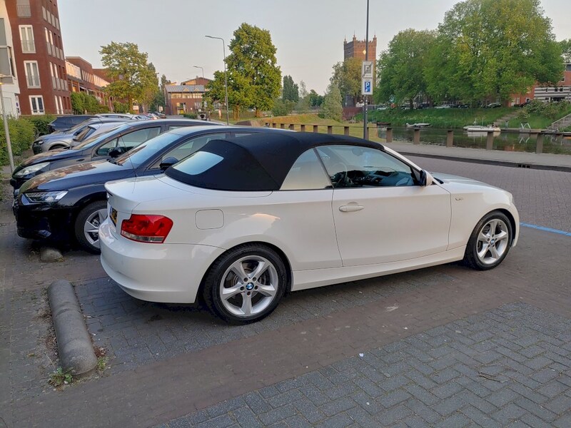 BMW 118i Cabrio High Executive (2012)