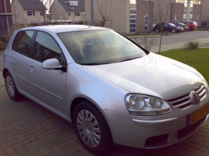 Volkswagen Golf 1.6 16V FSI Optive
