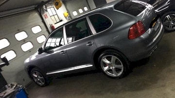 Porsche Cayenne Turbo (2005)