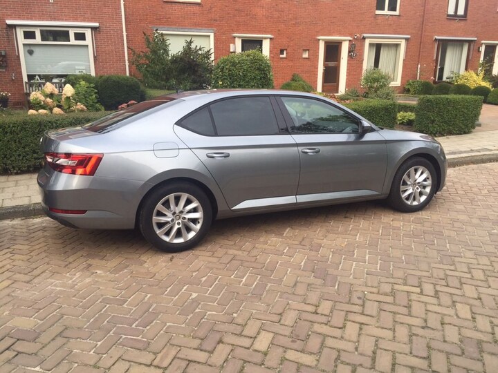 Skoda Superb 1.6 TDI Greentech Active Businessline (2015)