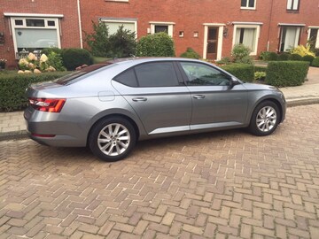 Skoda Superb 1.6 TDI Greentech Active Businessline (2015)