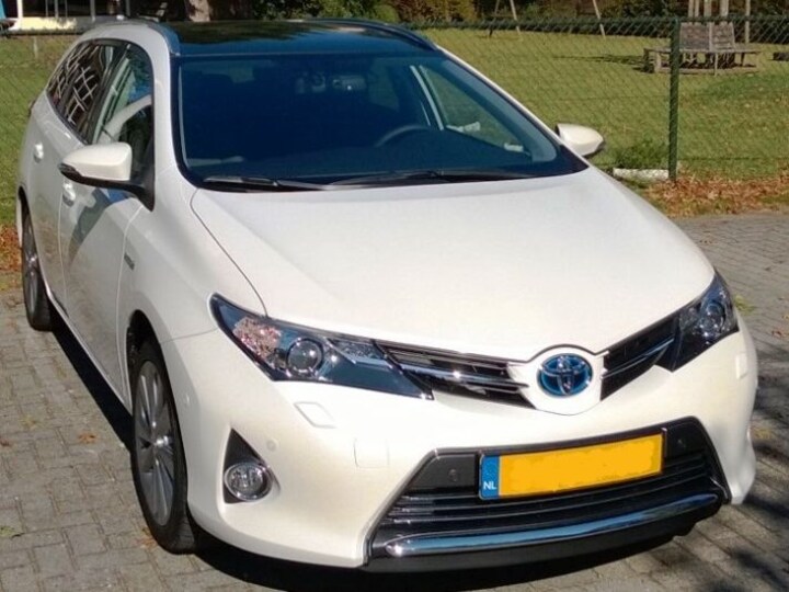Toyota Auris Touring Sports 1.8 Hybrid Lease Pro (2013)
