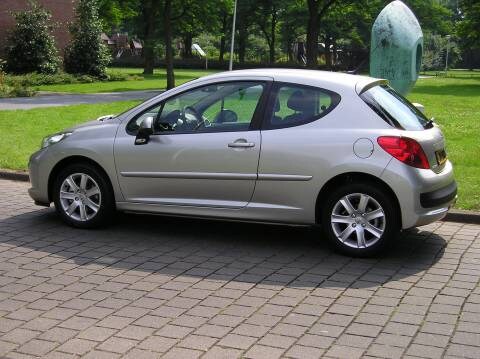 Peugeot 207 XS Pack 1.6-16V VTi (2008)