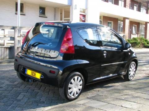 Peugeot 107 XR 1.0 (2008)