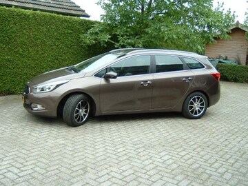 Kia Ceed SW 1.6 GDI Business Pack (2013)