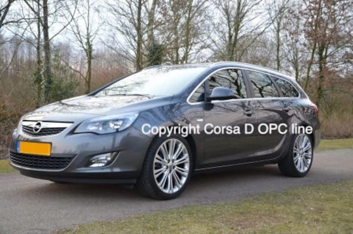Opel Astra Sports Tourer 1.4 Turbo 140pk Sport (2011)