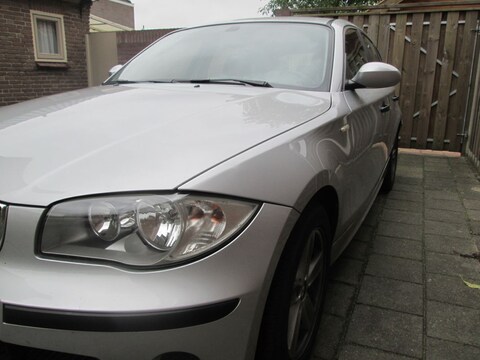 BMW 118i (2006)