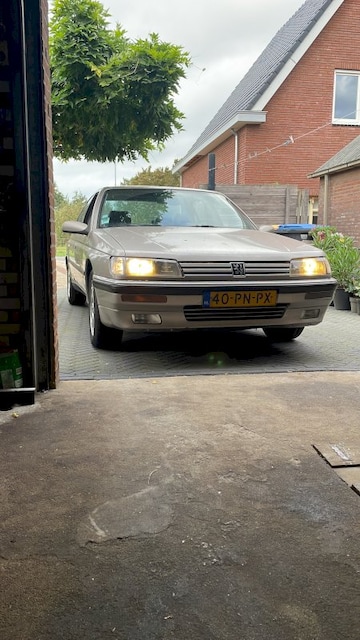 Peugeot 605 SV 3.0 (1990)