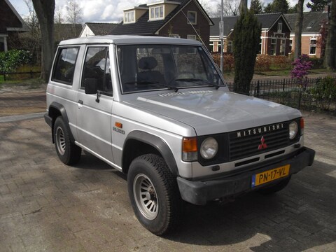 Mitsubishi Pajero Metal Top 2.5 TD