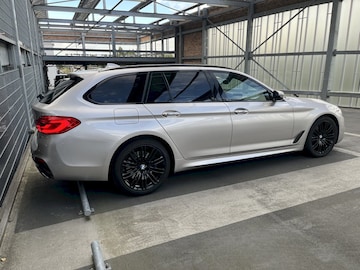 BMW 540i xDrive Touring (2017)
