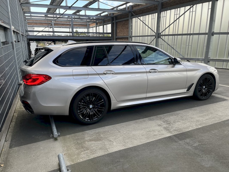 BMW 540i xDrive Touring (2017)
