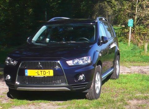 Mitsubishi Outlander 2.0 2WD Intro Edition (2010)