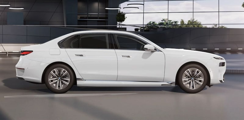 BMW i7