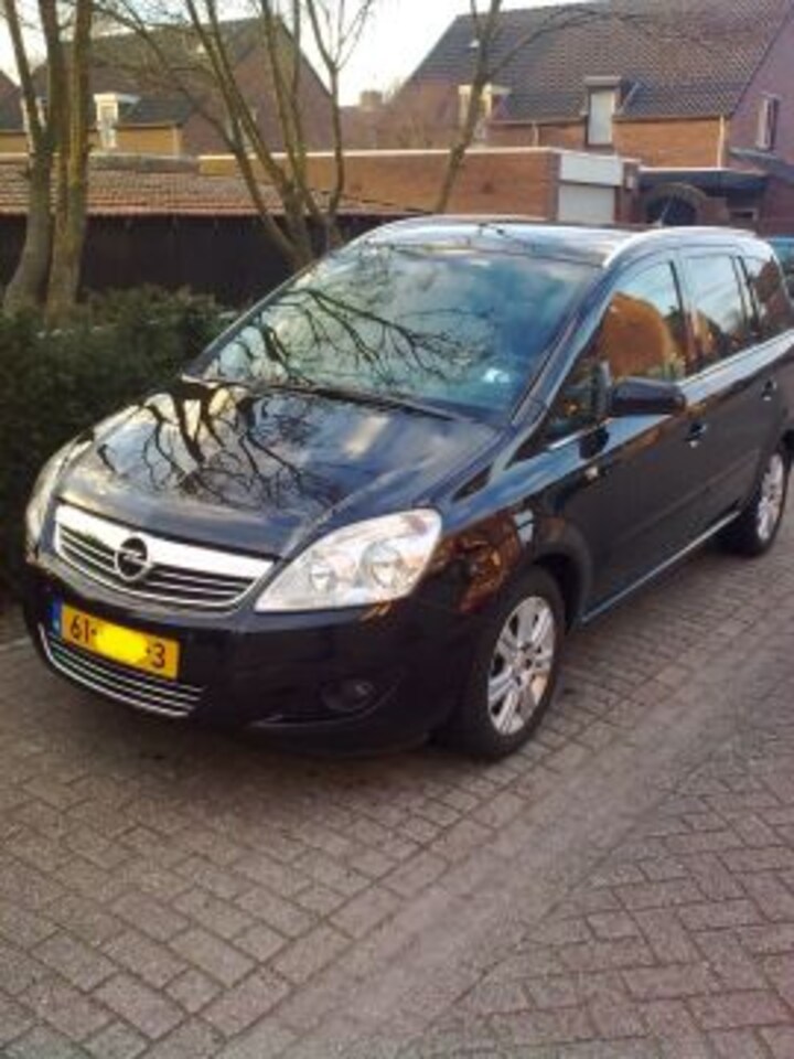Opel Zafira 1.9 CDTI 150pk Cosmo (2008)