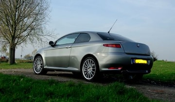 Alfa Romeo GT 1.9 JTDm 16V Distinctive (2005)