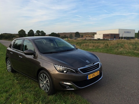 Peugeot 308 Allure 1.6 BlueHDi (2014)