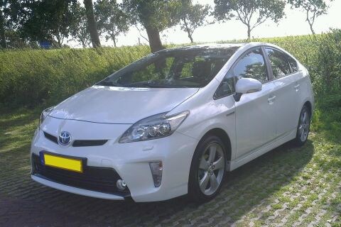Toyota Prius 1.8 HSD Dynamic Business