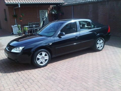 Ford Mondeo 2.0 16V Ghia (2001)