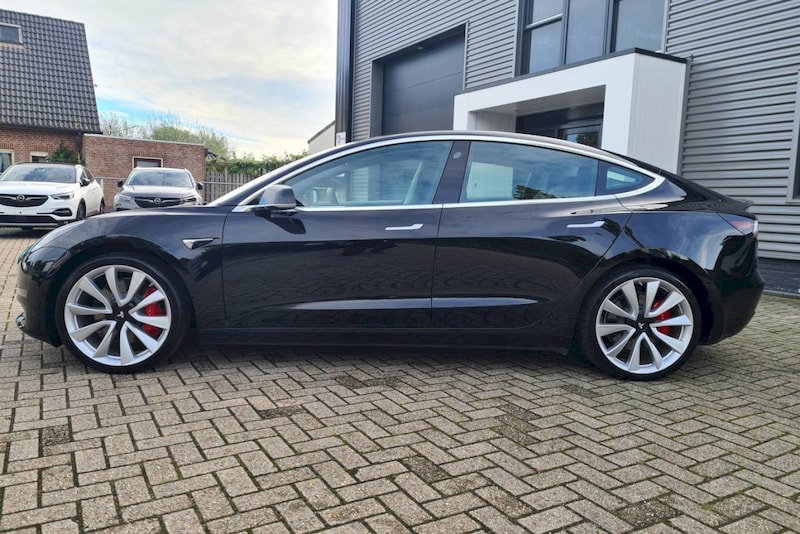 Tesla Model 3 Long Range AWD (2019)