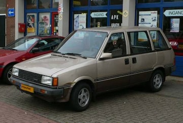 Nissan Prairie 1.8 SGL (1988)