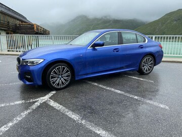 BMW 330e (2019)