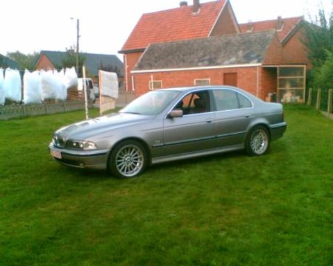 BMW 523i (1996)