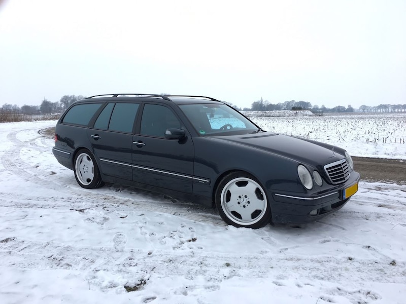Mercedes-Benz E 320 CDI Avantgarde Combi (2000)