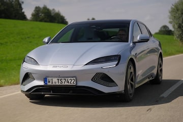 'Niet zo raar dat BYD Tesla voorbij is' - AutoWeek podcast