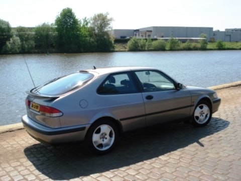 Saab 9-3 Coupé 2.2 TiD (2002)