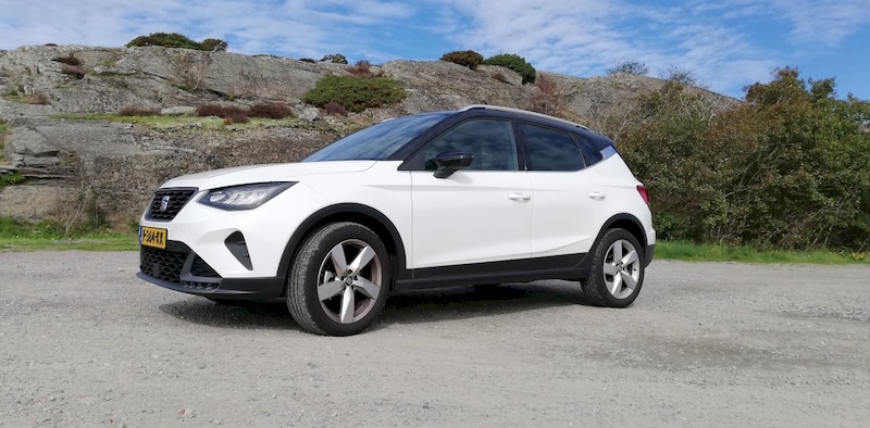 Seat Arona 1.0 EcoTSI 110pk FR Business Connect (2022)