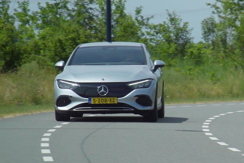 This is how far the Mercedes-Benz EQE comes in practice