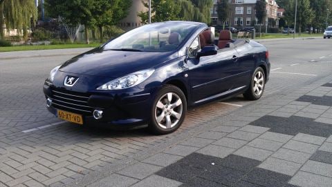 Peugeot 307 CC 2.0-16V (2007)