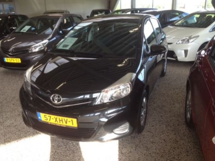 Toyota Yaris 1.0 VVT-i Aspiration (2012)
