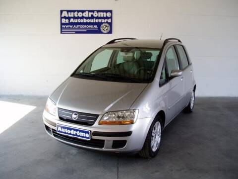 Fiat Idea 1.4 16v Emotion (2004)