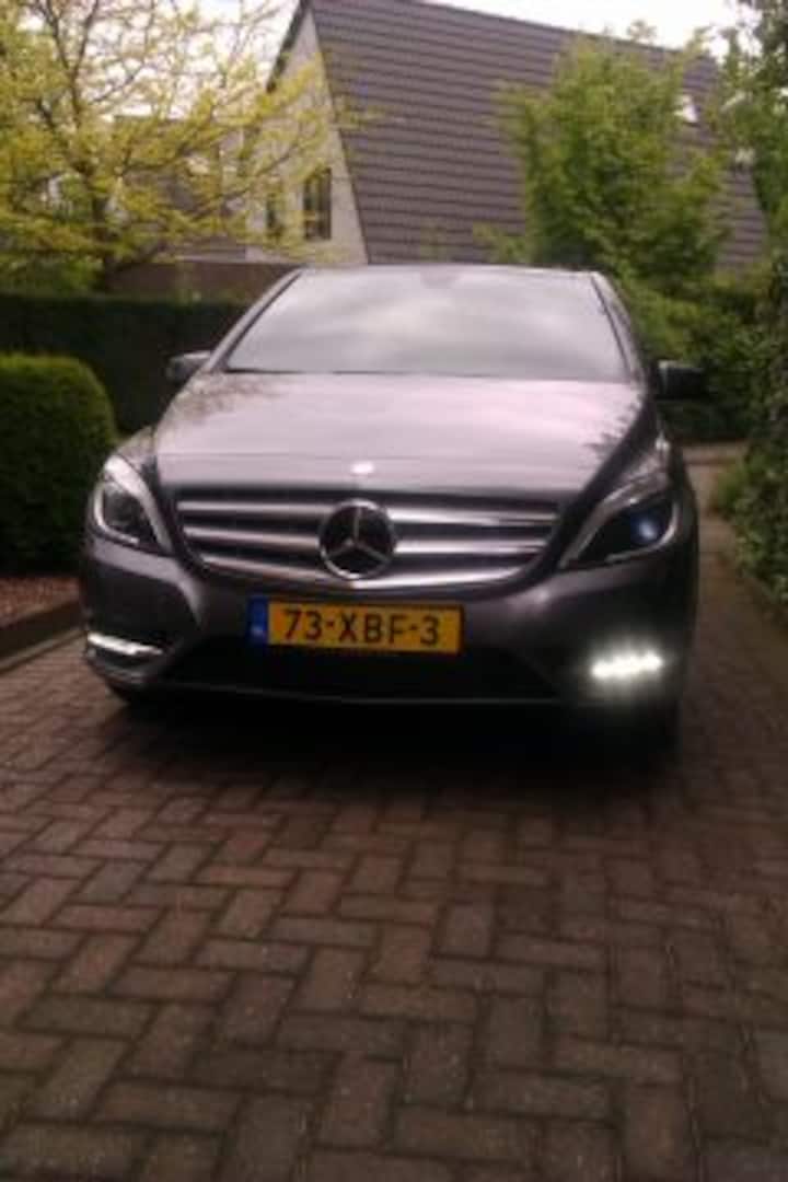 Mercedes-Benz B 200 BlueEFFICIENCY (2012)