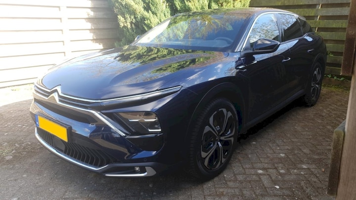 Citroen C5 X Plug-in Hybrid 180 Plus (2025)