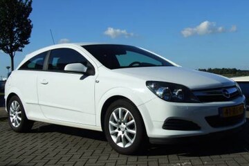 Opel Astra GTC 1.4 Sport (2005)