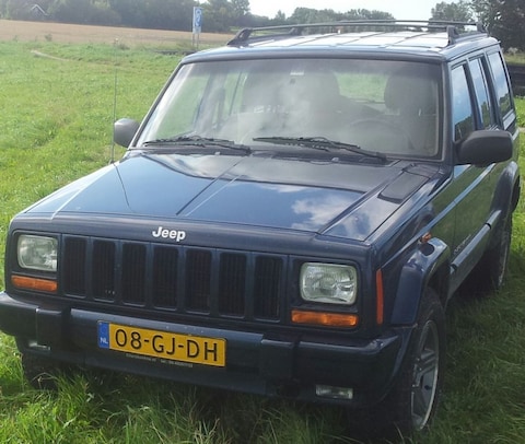 Jeep Cherokee 4.0i 60th Anniversary (2001)