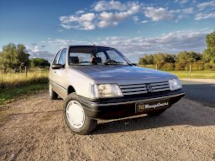 Peugeot 205
