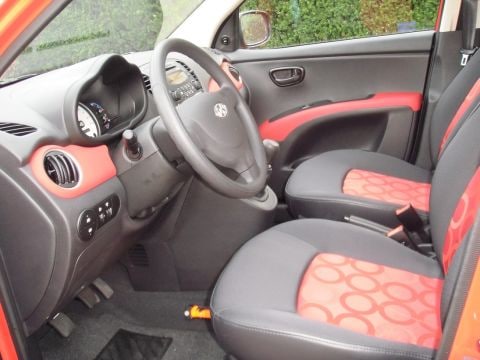 Hyundai i10 1.1i ActiveVersion (2010)