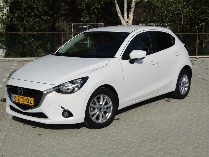 Mazda 2 SkyActiv-G 90 Intro Edition (2015)