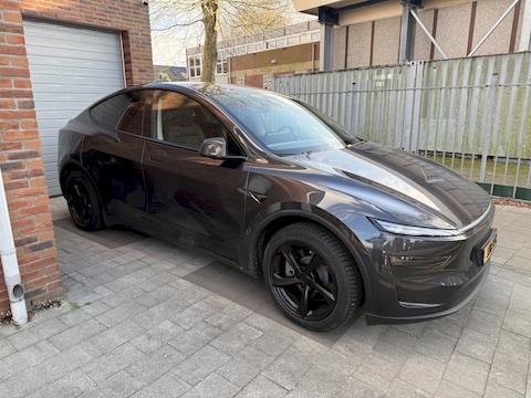 Tesla Model Y Premium RWD