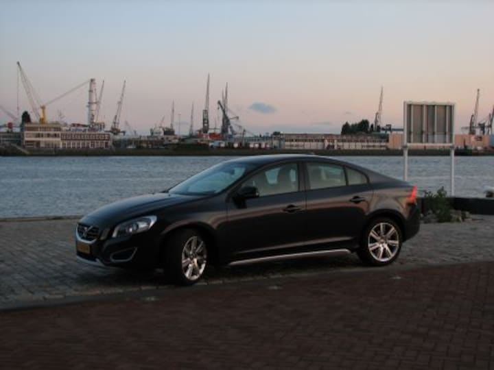 Volvo S60 DRIVe Kinetic (2011)