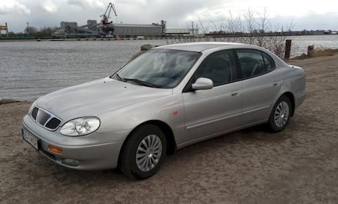 Daewoo Leganza 2.0 CDX (2000)