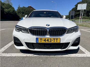 BMW 330i (2020)
