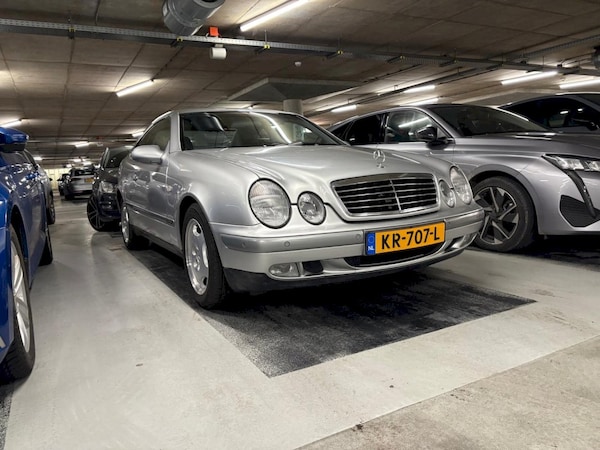 Mercedes-Benz CLK 320 Elegance (1998)