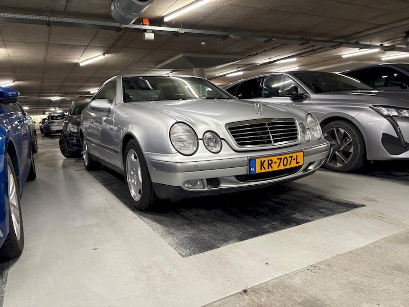 Mercedes-Benz CLK 320 Elegance (1998)