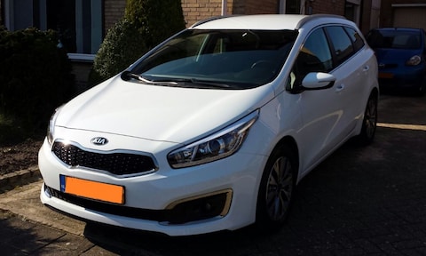 Kia Ceed SW 1.6 CRDi Business DynamicLine (2016)