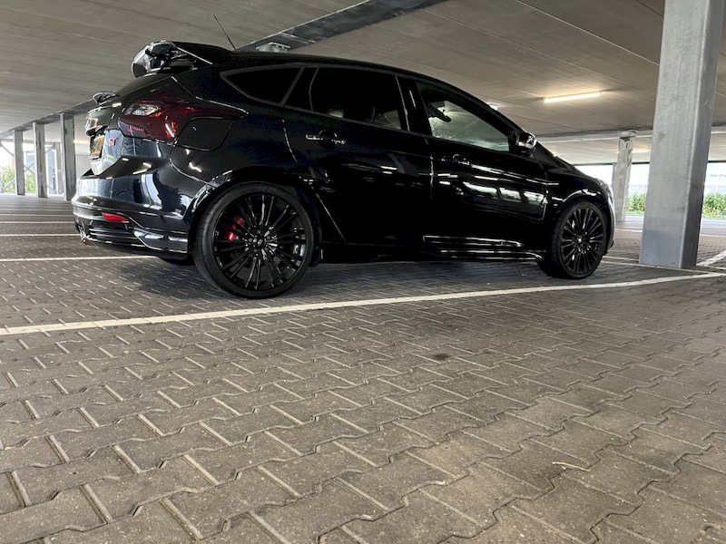 Ford Focus 2.0 EcoBoost ST-2 (2013)