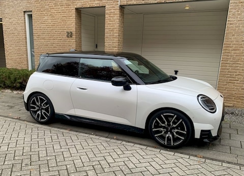 Mini Cooper E John Cooper Works
